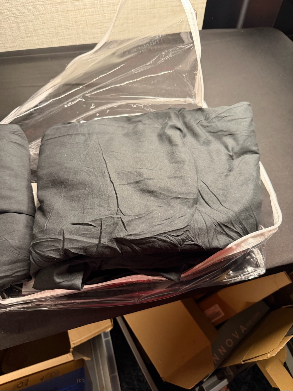 Bedding Set - Black - Picture 2 of 4
